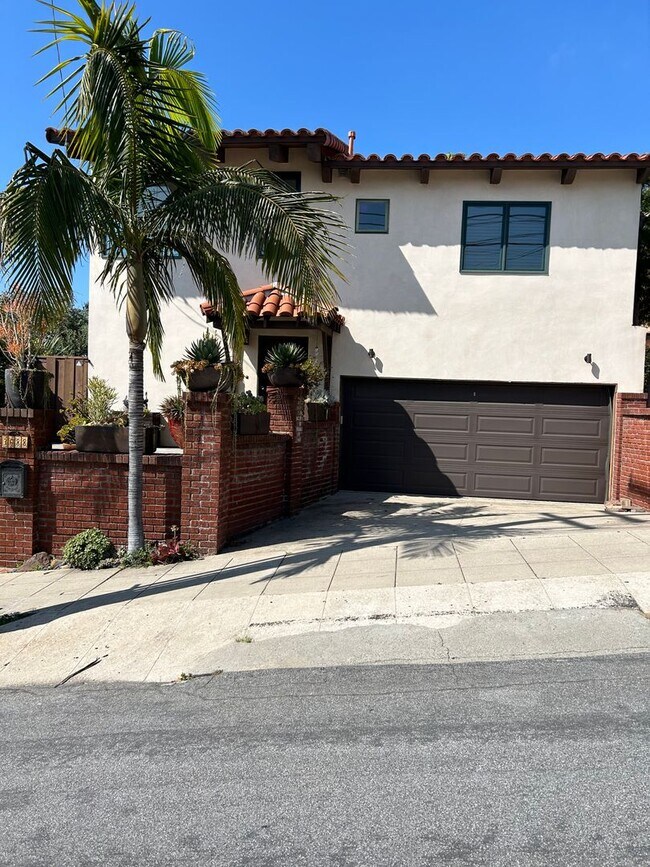 Primary Photo - Gorgeous 2 Bedroom/1.5 Bath Two Story Home...
