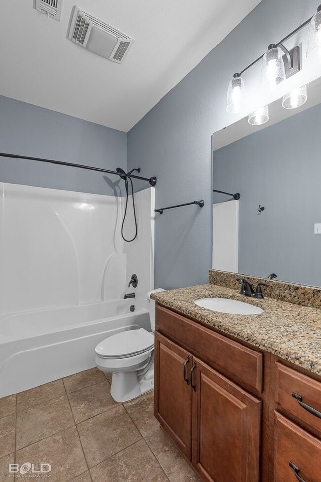 Building Photo - 3 Bedroom 2 Bath in Cypress Bend