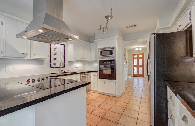 Building Photo - 16209 Wall St