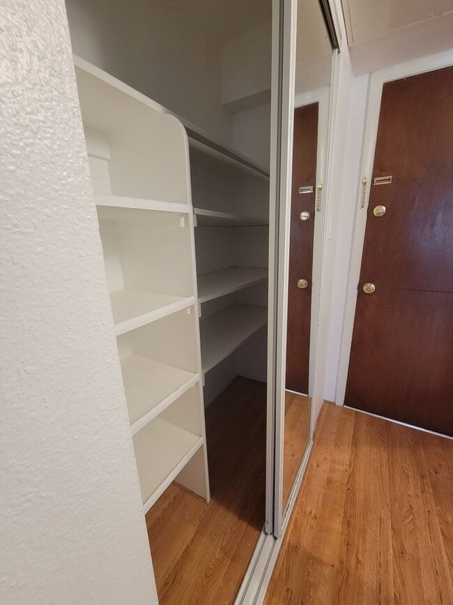 Building Photo - Newly Remodeled 1bed/1bath condo in Stonegate Community in Gunbarrel