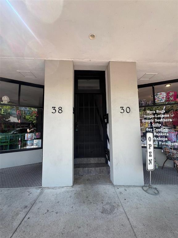 Primary Photo - 32 E Magnolia Ave