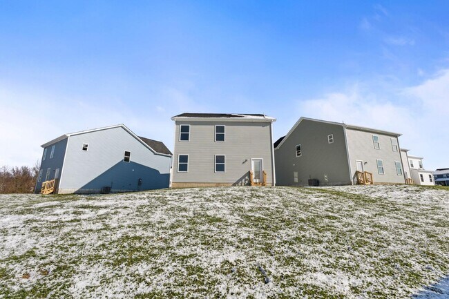 Building Photo - 113 Lambert Fld