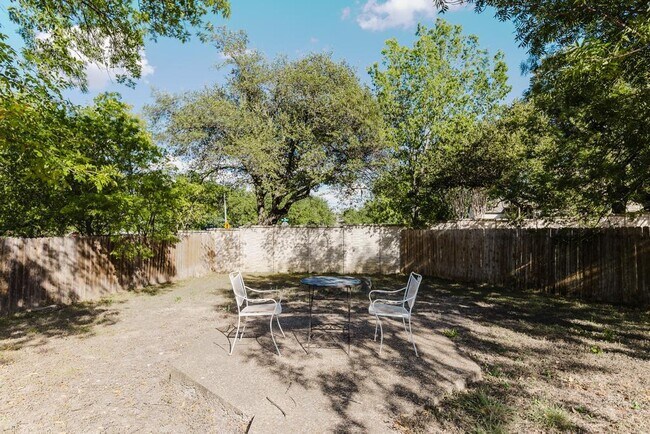Building Photo - 14509 Crystal Ct