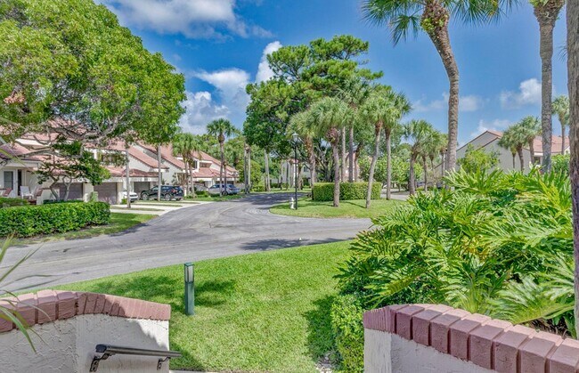 Building Photo - 206 Sea Oats Dr
