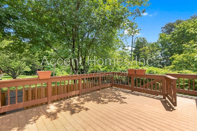 Building Photo - 5818 Wescott Hills Way