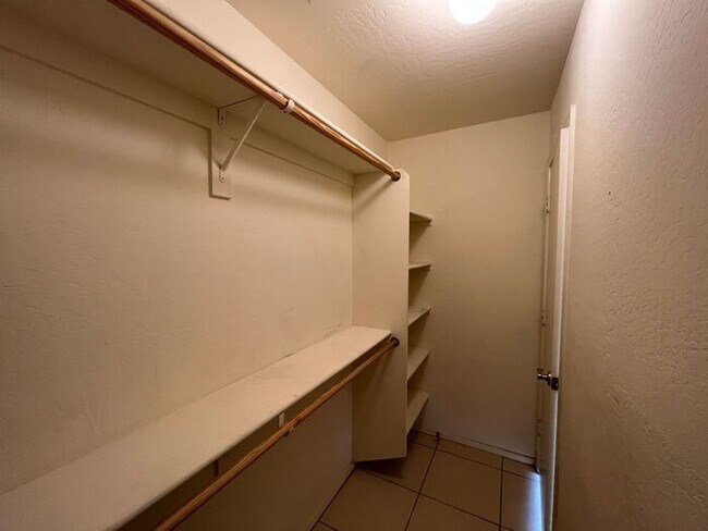 Building Photo - READY TO VIEW NOW! Gorgeous 3 Bed 2 Bath i...