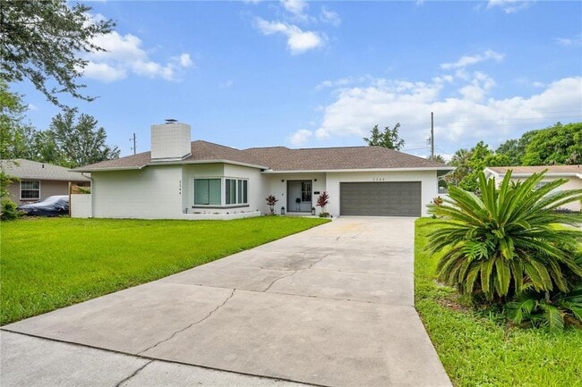 Building Photo - 2344 Woodcrest Dr
