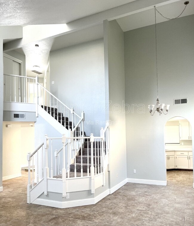 Building Photo - 1620 Sungate Dr