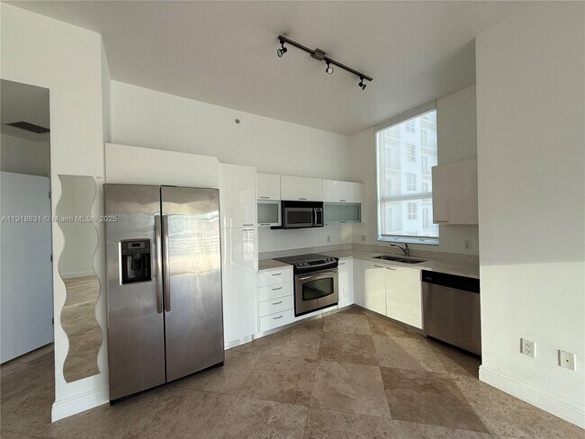 Building Photo - 133 NE 2nd Ave