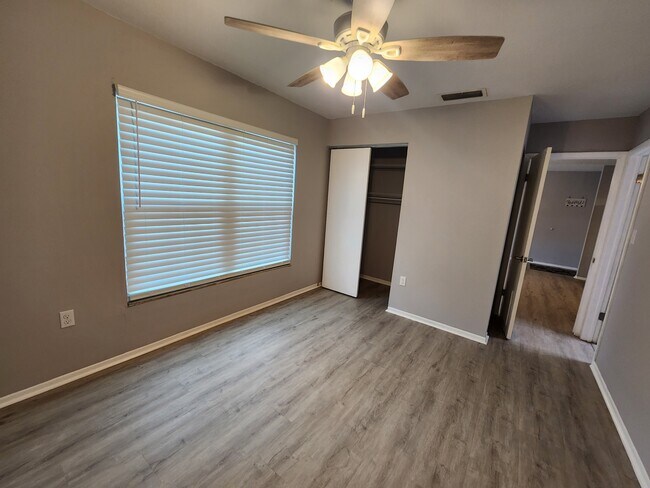 Building Photo - 8211 12th Way N