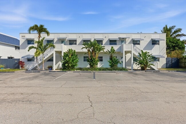 Building Photo - 300 53rd St