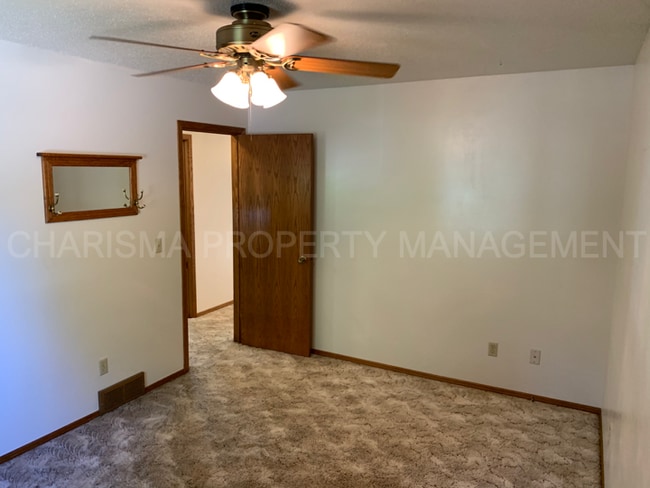 Building Photo - 2509 S Groveland Ave