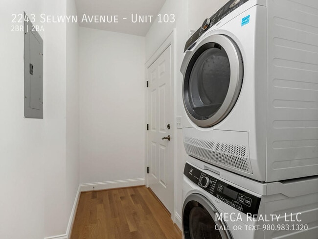 Building Photo - 2243 Selwyn Ave