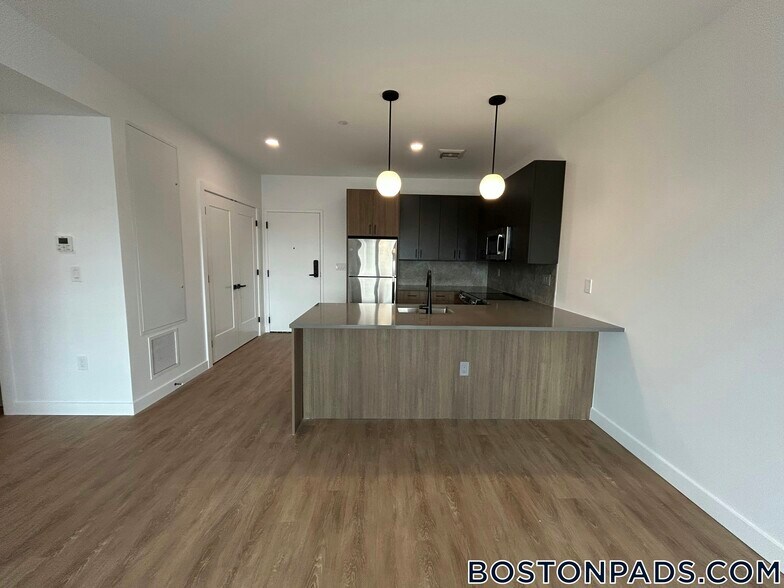 Building Photo - 199 Gardner St