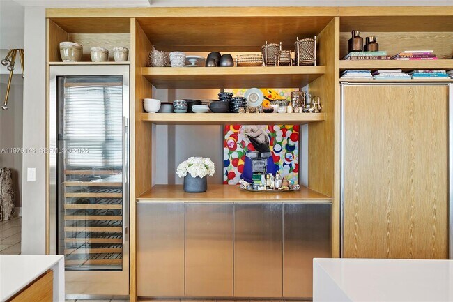 Building Photo - 5801 Collins Ave