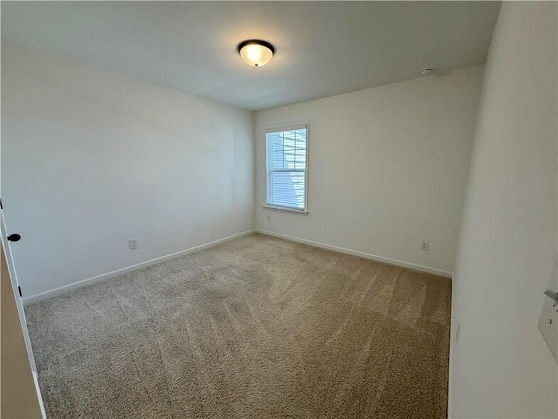 Building Photo - 716 Vallin St