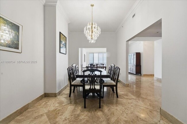 Building Photo - 704 N Ocean Blvd