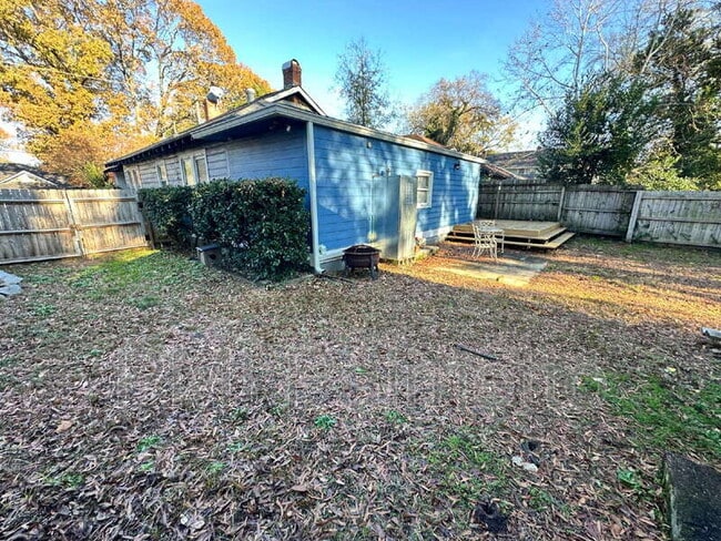 Building Photo - 2817 Columbia Ave