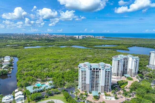 Building Photo - 420 Cove Tower Dr