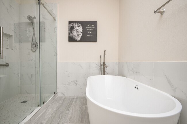 Building Photo - 21839 Manitou Falls Ln