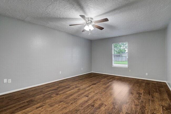 Building Photo - 12346 Huntington Venture Dr