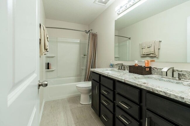 Building Photo - 123 Schellinger St