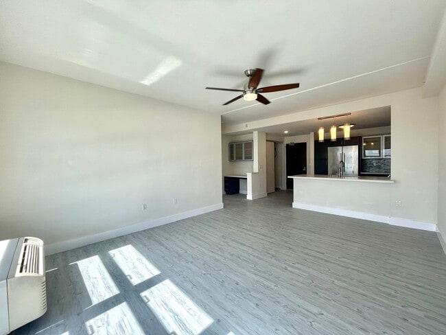 Building Photo - Fully Renovated Modern 1-Bedroom Unit – Prime Kaka?ako Location