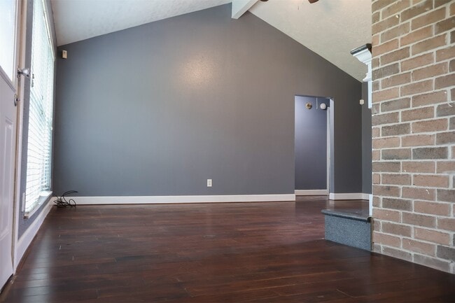 Building Photo - 11406 Greens Ct