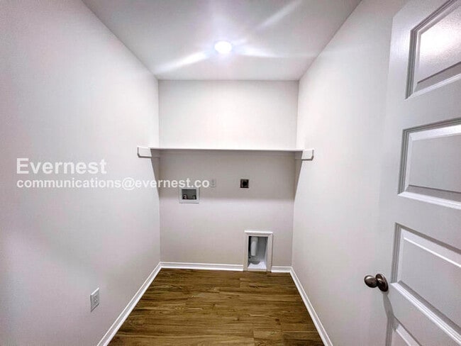 Building Photo - 1511 Ridgefield Cir