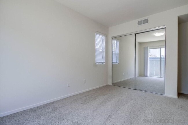 Building Photo - Modern Beach House