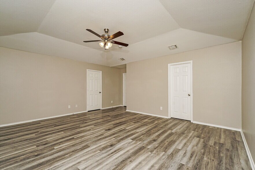 Building Photo - 3329 Whisper Manor