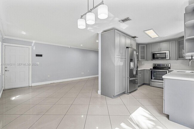 Building Photo - 6854 NW 173rd Dr