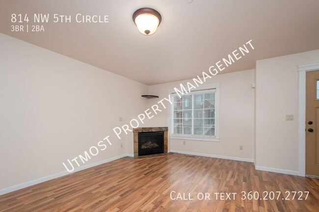 Building Photo - 814 NW 5th Cir