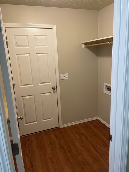 Building Photo - 5074 W Alderstone St