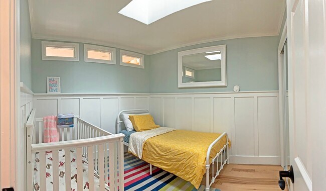 Building Photo - Beautiful 3 Bedroom, 2 Bathroom Remodeled ...