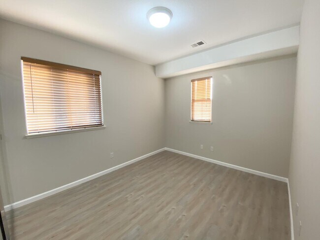 Building Photo - 2774 Gilham Ct