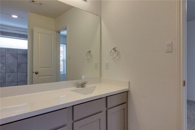 Building Photo - 1320 Chad Dr