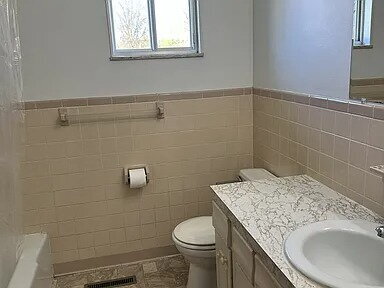 Building Photo - Near Gallipolis Holzer Hospital. 3Br, 2Bath