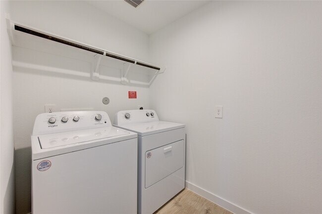 Building Photo - 8038 Tropea Dr