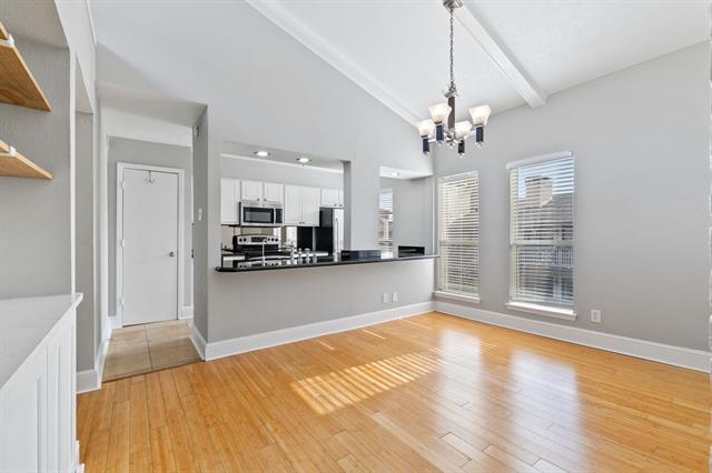 Building Photo - 5928 Sandhurst Ln