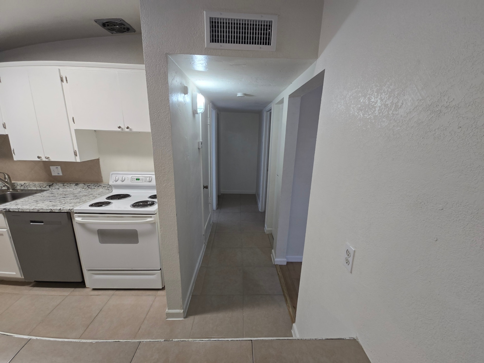 Hallway - 2545 N Flanwill Blvd