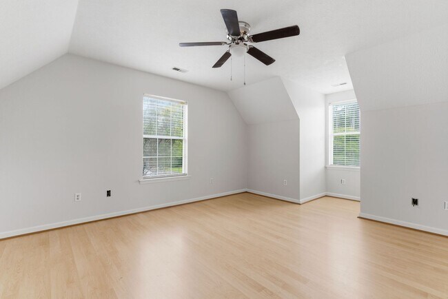 Building Photo - Covenient location in Fox Ridge subdivisio...
