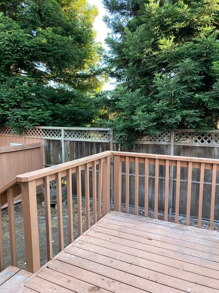 Building Photo - 2152 Clinton Ave