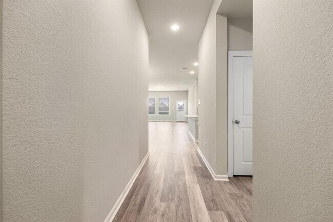 Building Photo - 2715 Chestnut Oak Cir