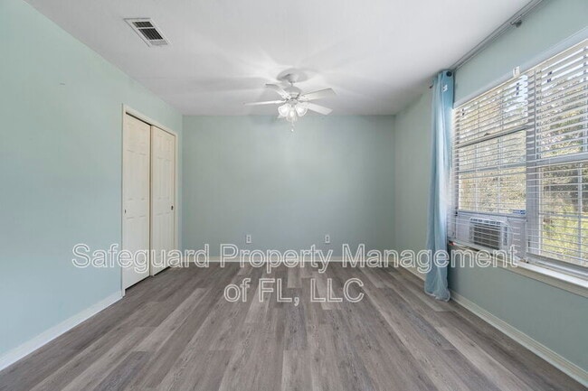 Building Photo - 3893 Paradise Bay Dr