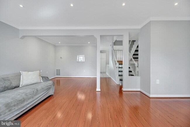 Building Photo - 7826 Mt Woodley Pl