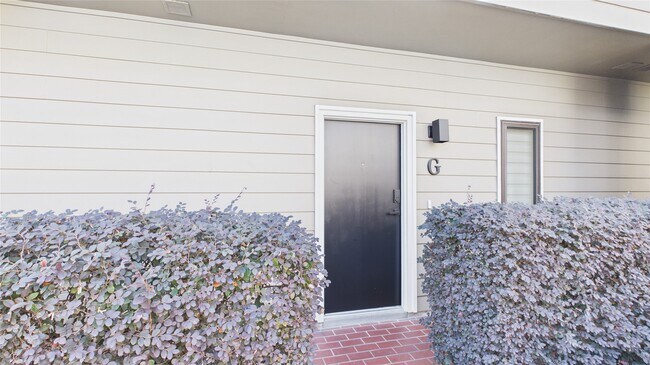 Building Photo - 1211 Jackson Blvd