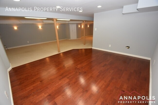 Building Photo - 817 Cedarcroft Dr