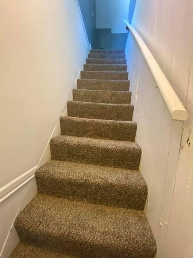 Building Photo - 2225 W Iowa St