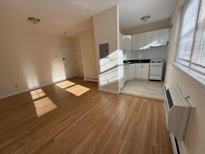 Building Photo - 2016 Commonwealth Ave